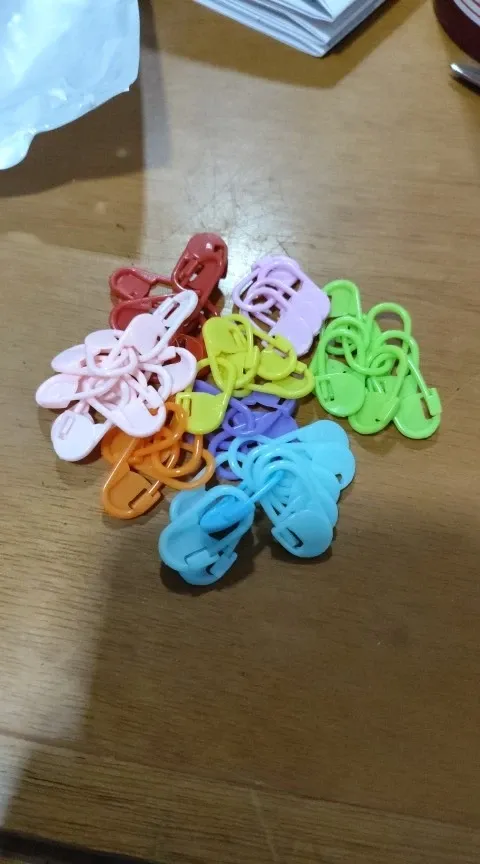 Locking stitch markers photographed by a verified buyer